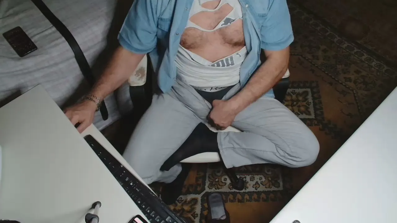 Offline andregrosso24 on Cam4