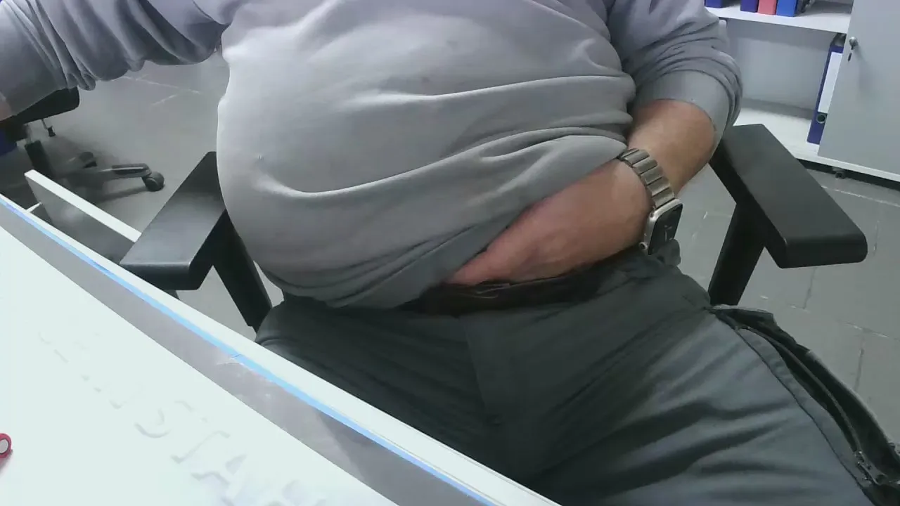 Offline andybo18021 on Cam4