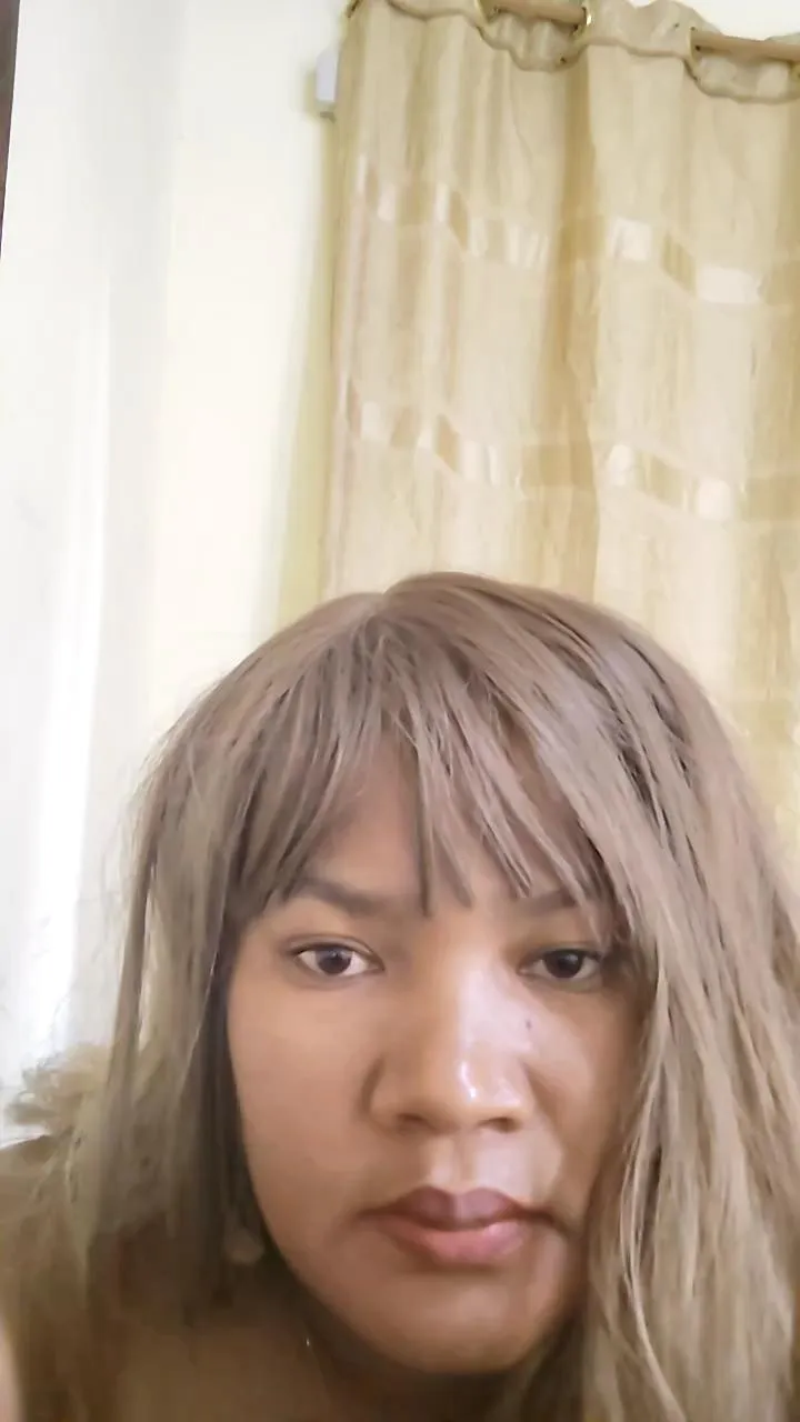 Offline annia6 on Cam4