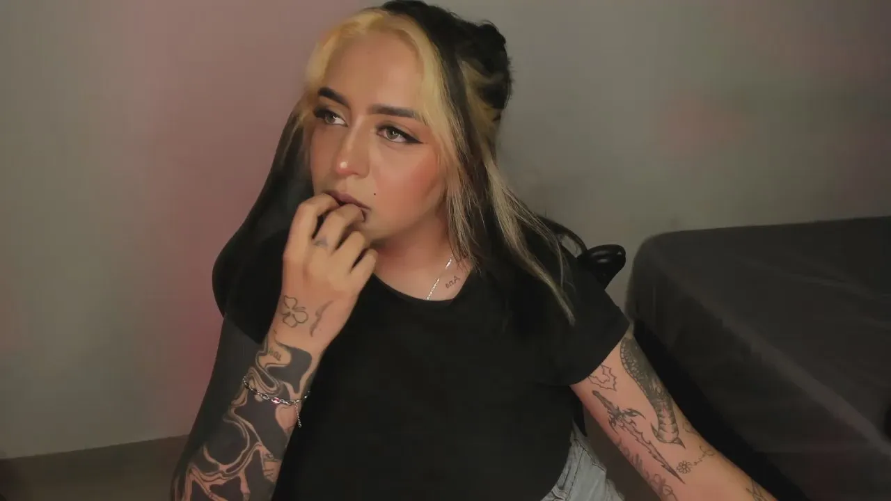 Freechat AnnikaVyxen_ on Cam4