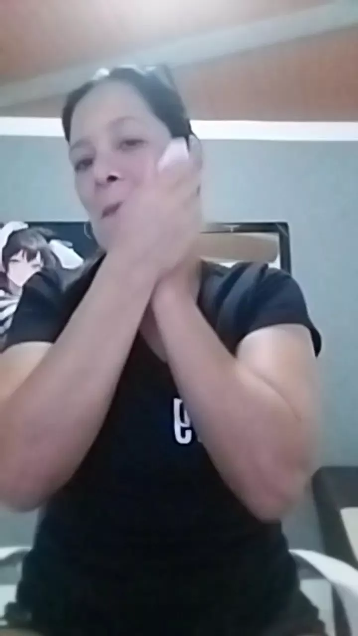 Offline Antonella2_4 on Cam4