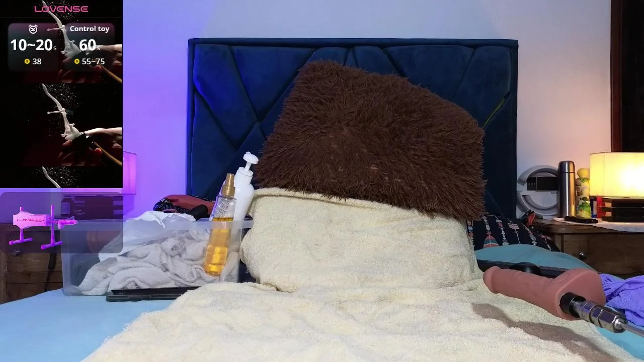 Offline Antonella_golld on Cam4