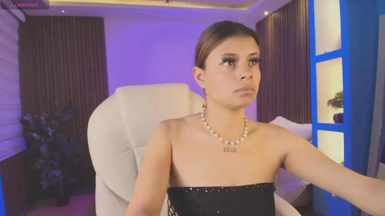 Offline AntonellaJones1 on Cam4