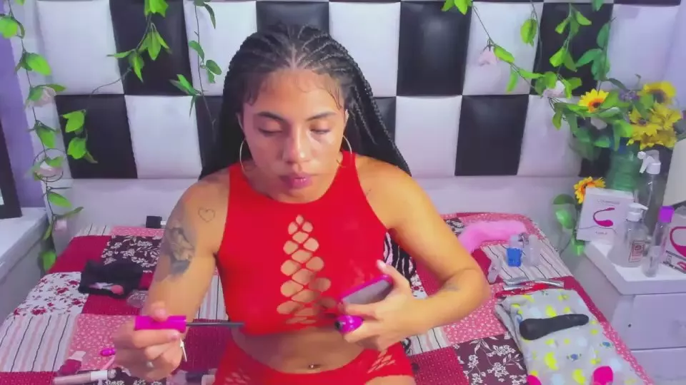 Offline ariana_tompson on Cam4