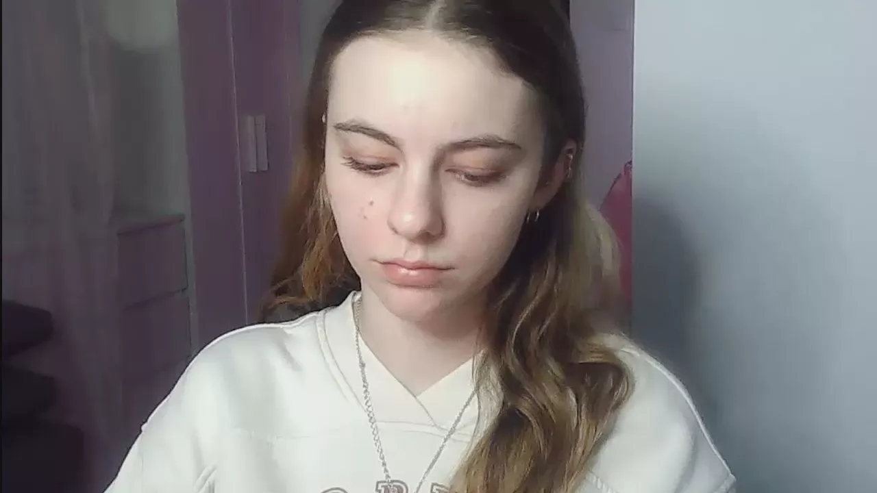 Offline AriaYoung on Cam4