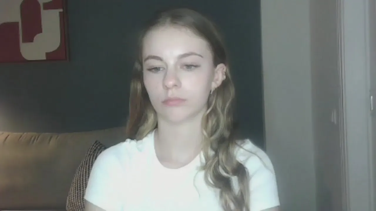 Offline AriaYoung on Cam4