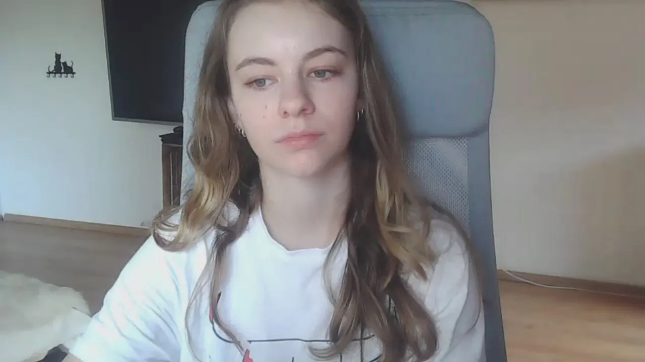 Offline AriaYoung on Cam4