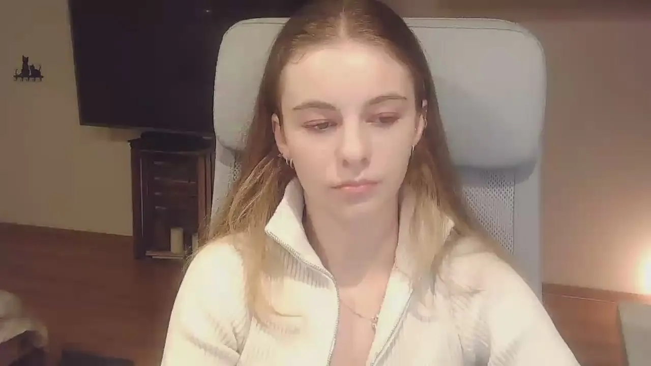 Offline AriaYoung on Cam4