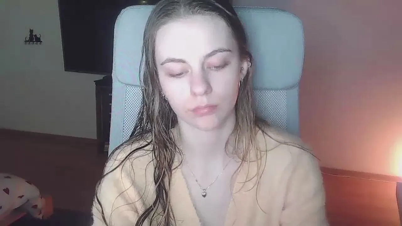 Offline AriaYoung on Cam4