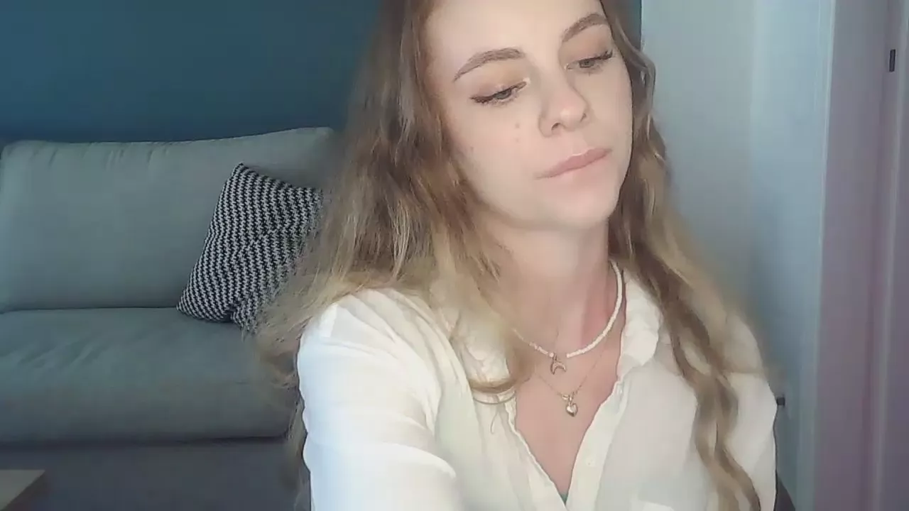 Offline AriaYoung on Cam4