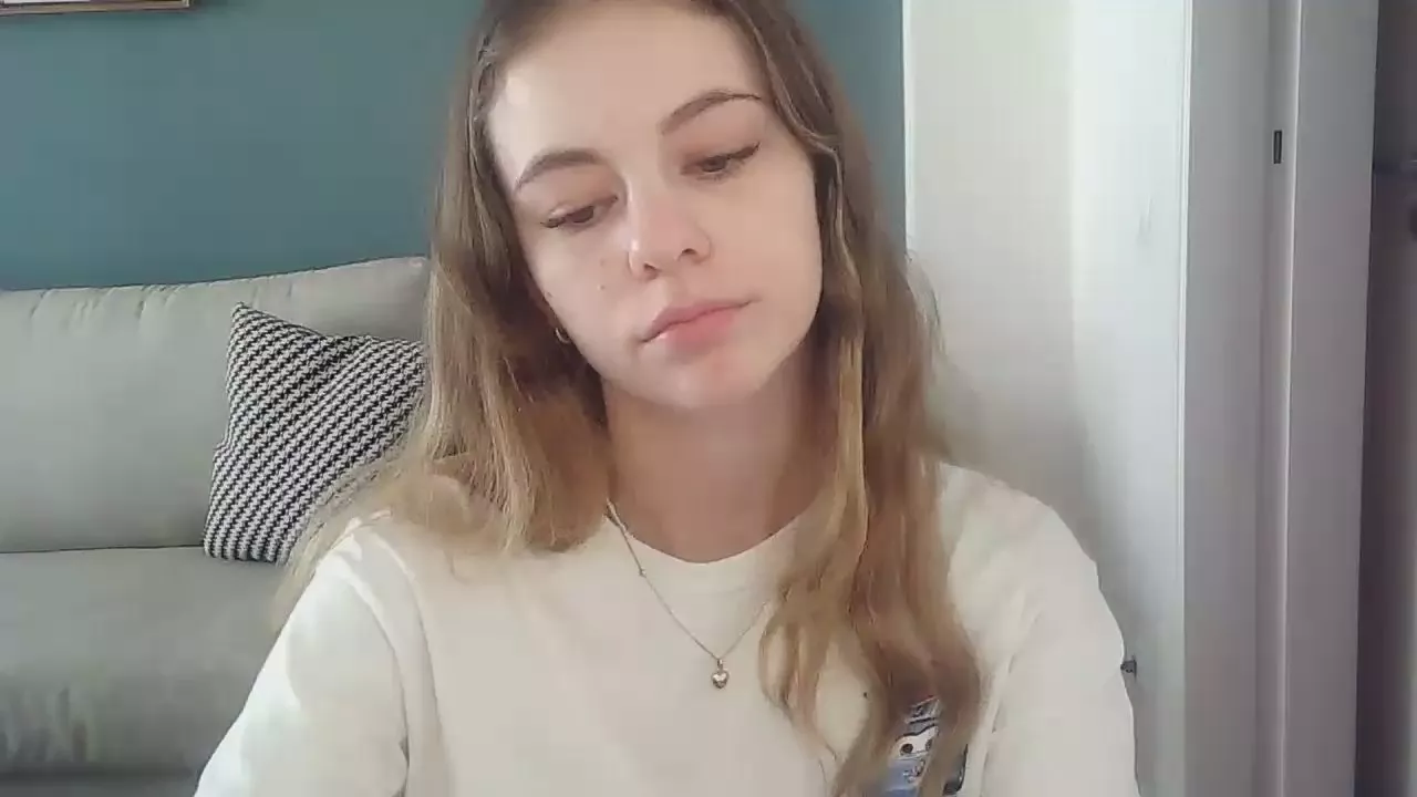 Offline AriaYoung on Cam4