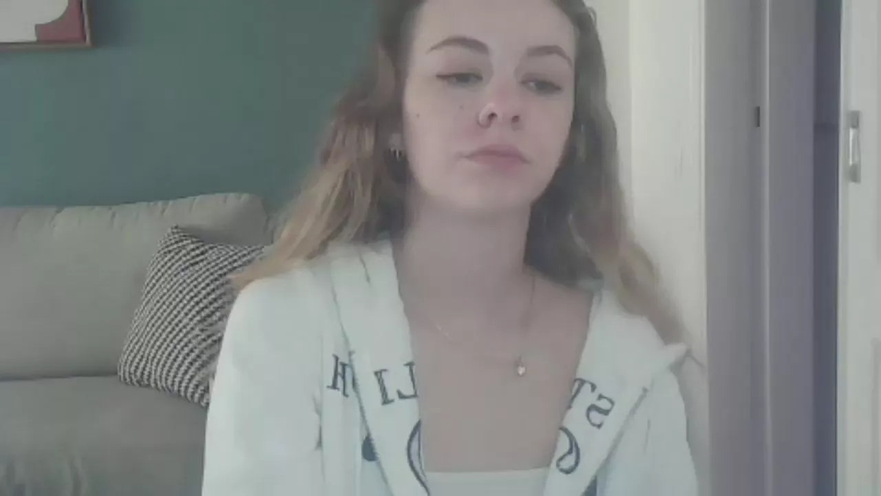 Offline AriaYoung on Cam4