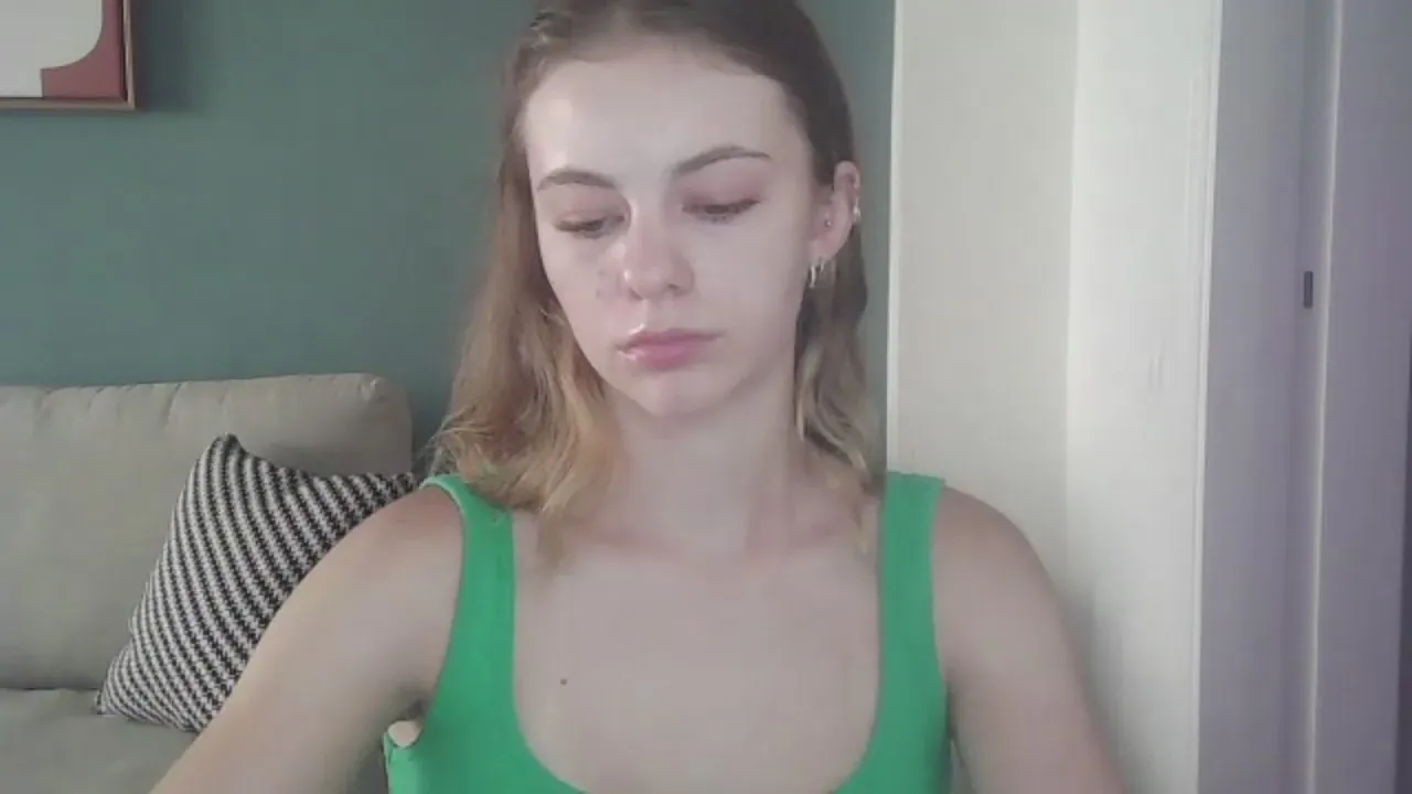 Offline AriaYoung on Cam4