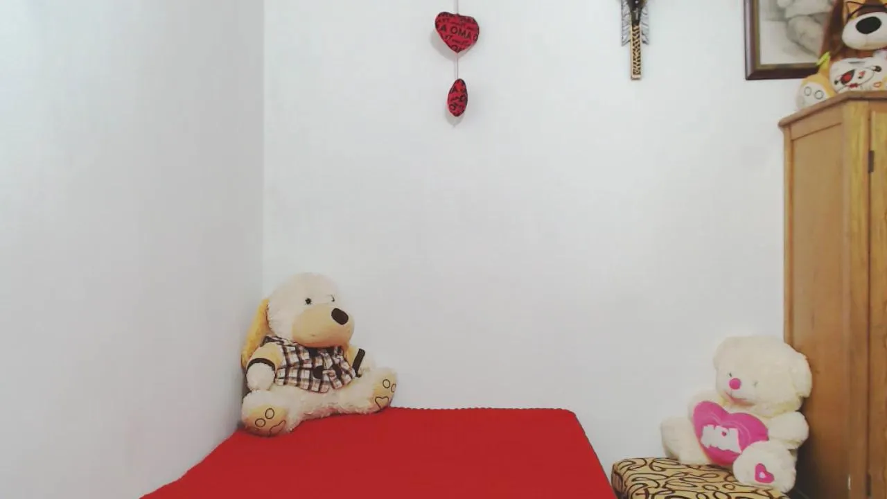 Offline ariellth on Cam4