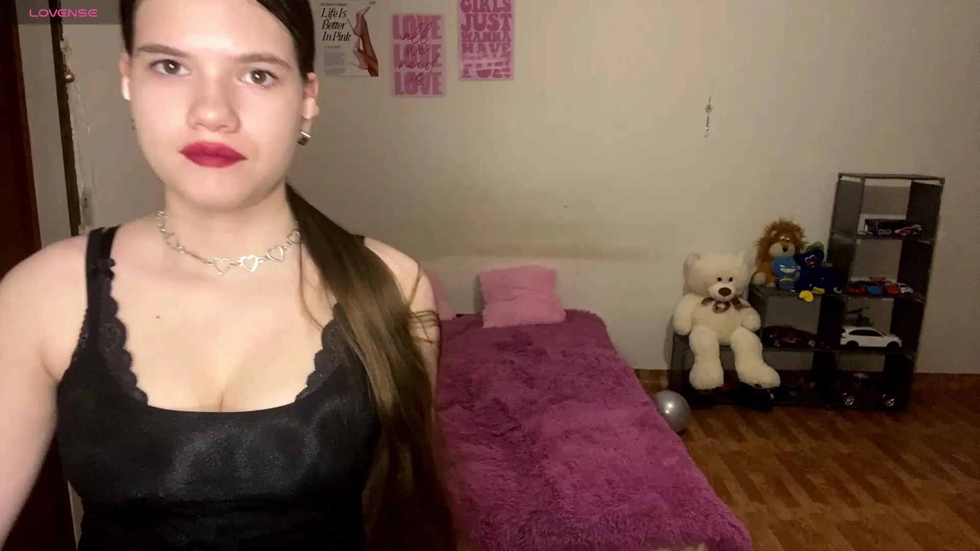 Offline ArlyneSwilling on Cam4