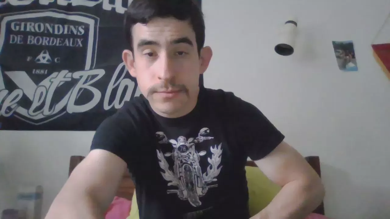 Offline arrucatjonatha2 on Cam4