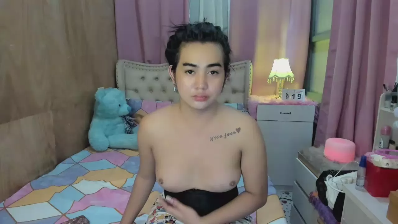 Offline asianlove_doll on Cam4