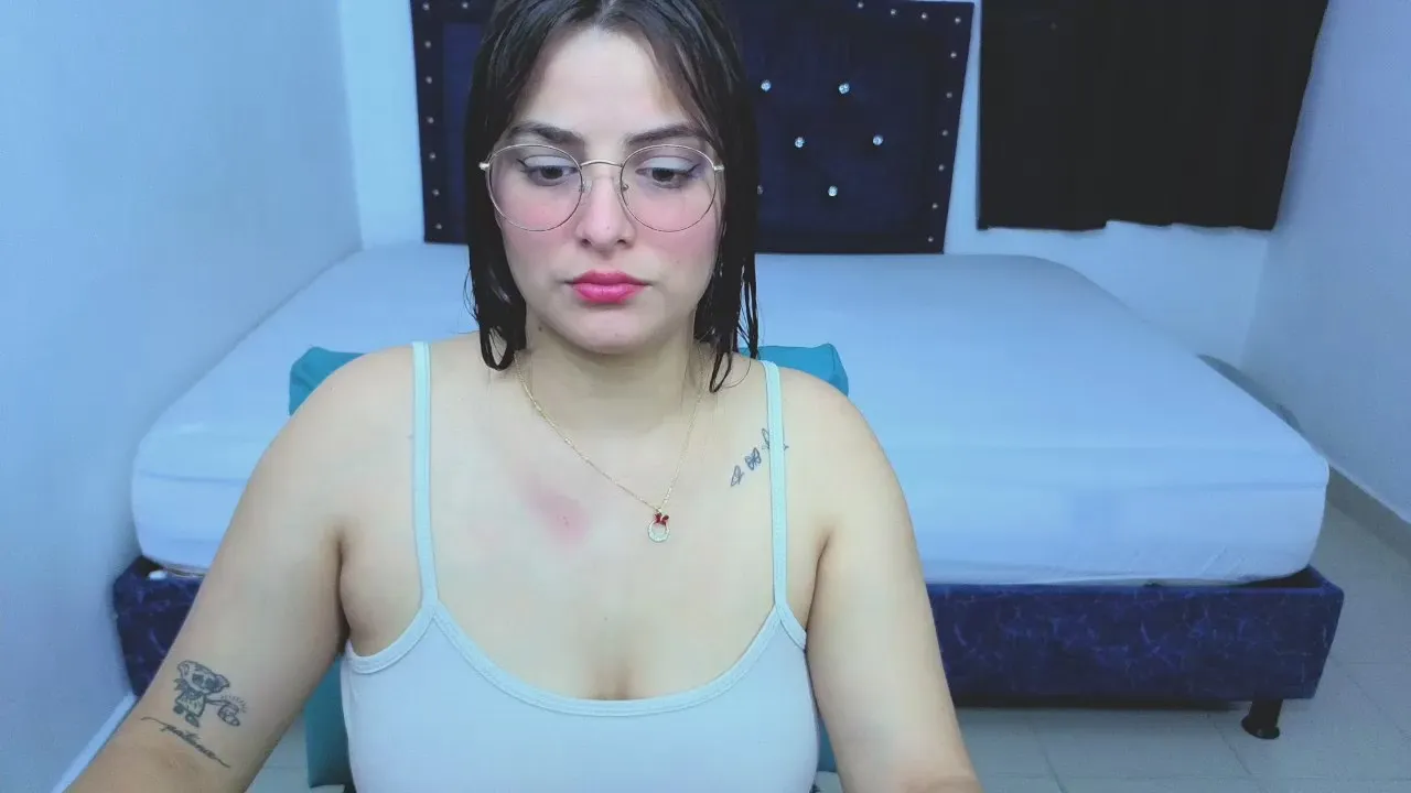 Offline atenea_love07 on Cam4