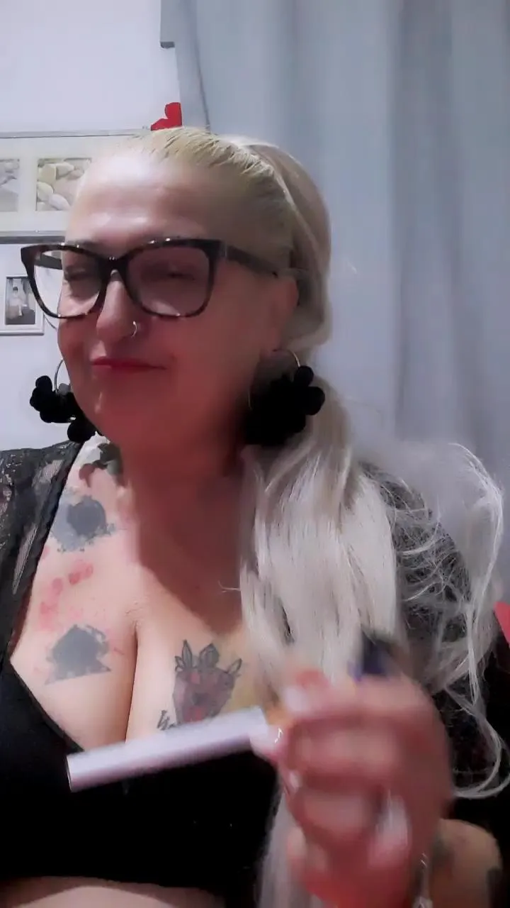 Offline athena80_sexy on Cam4