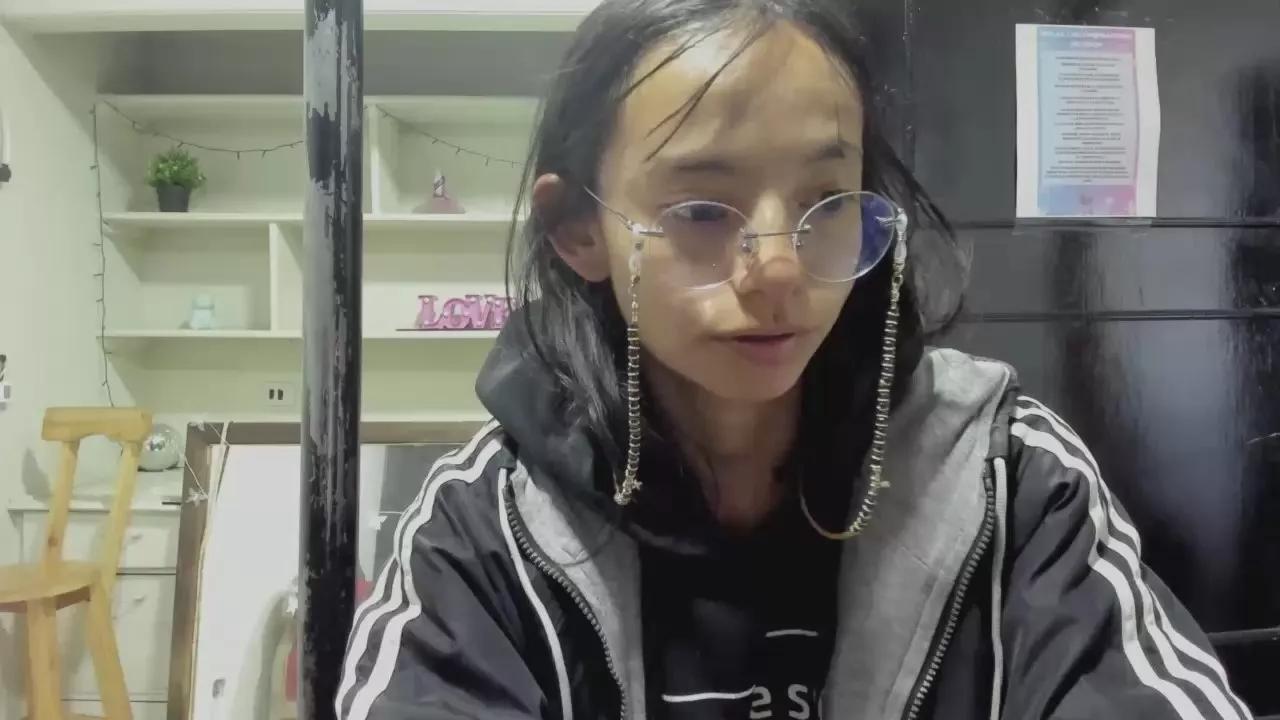 Aura_Janssen from Cam4