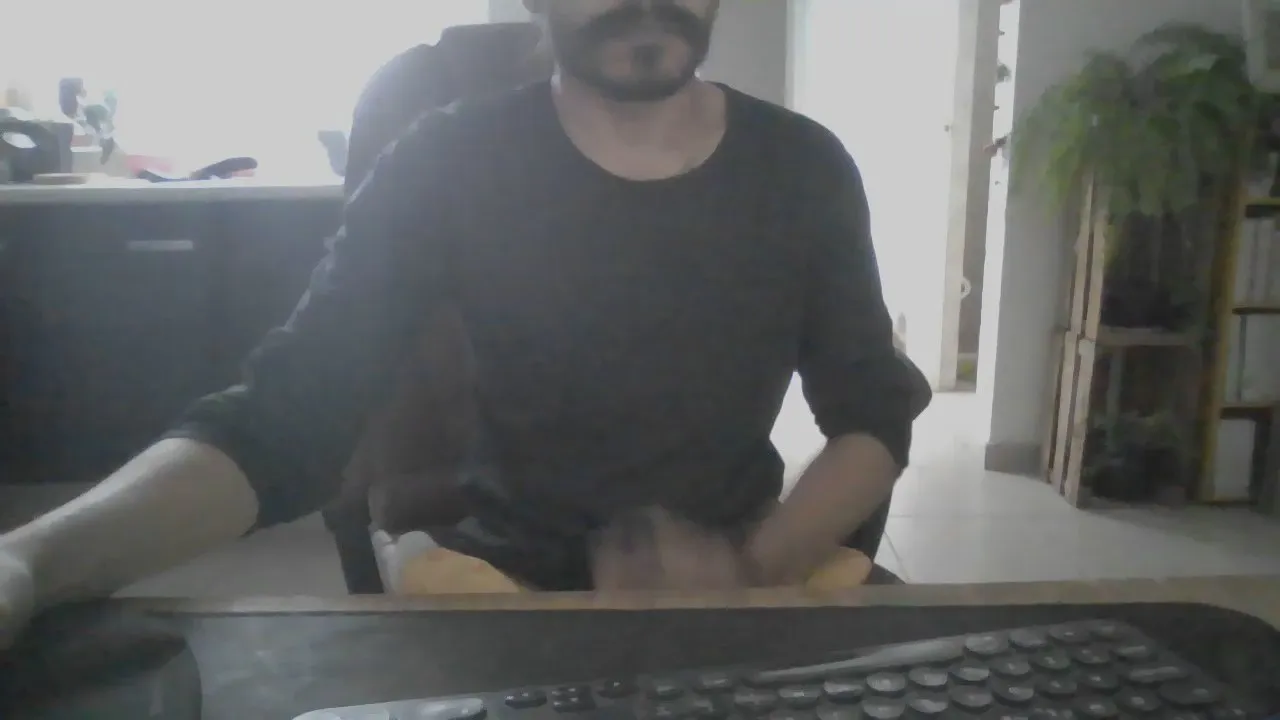 Offline aurelianobgarin on Cam4