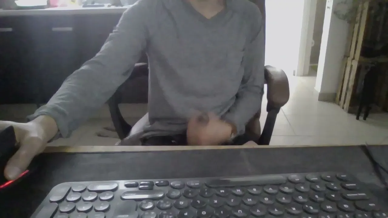 Offline aurelianobgarin on Cam4