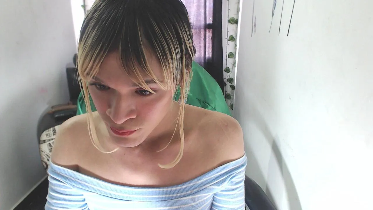 Offline auroraaddams on Cam4