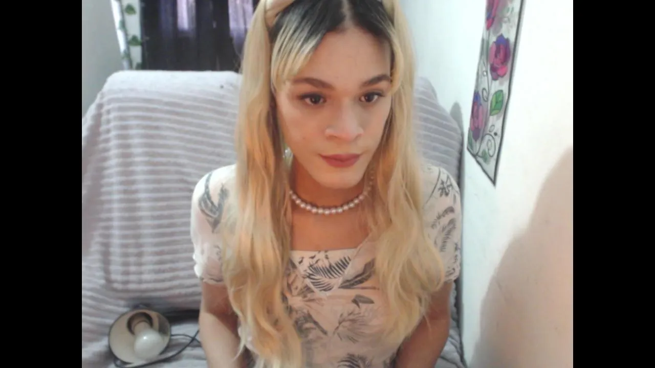 Offline auroraaddams on Cam4