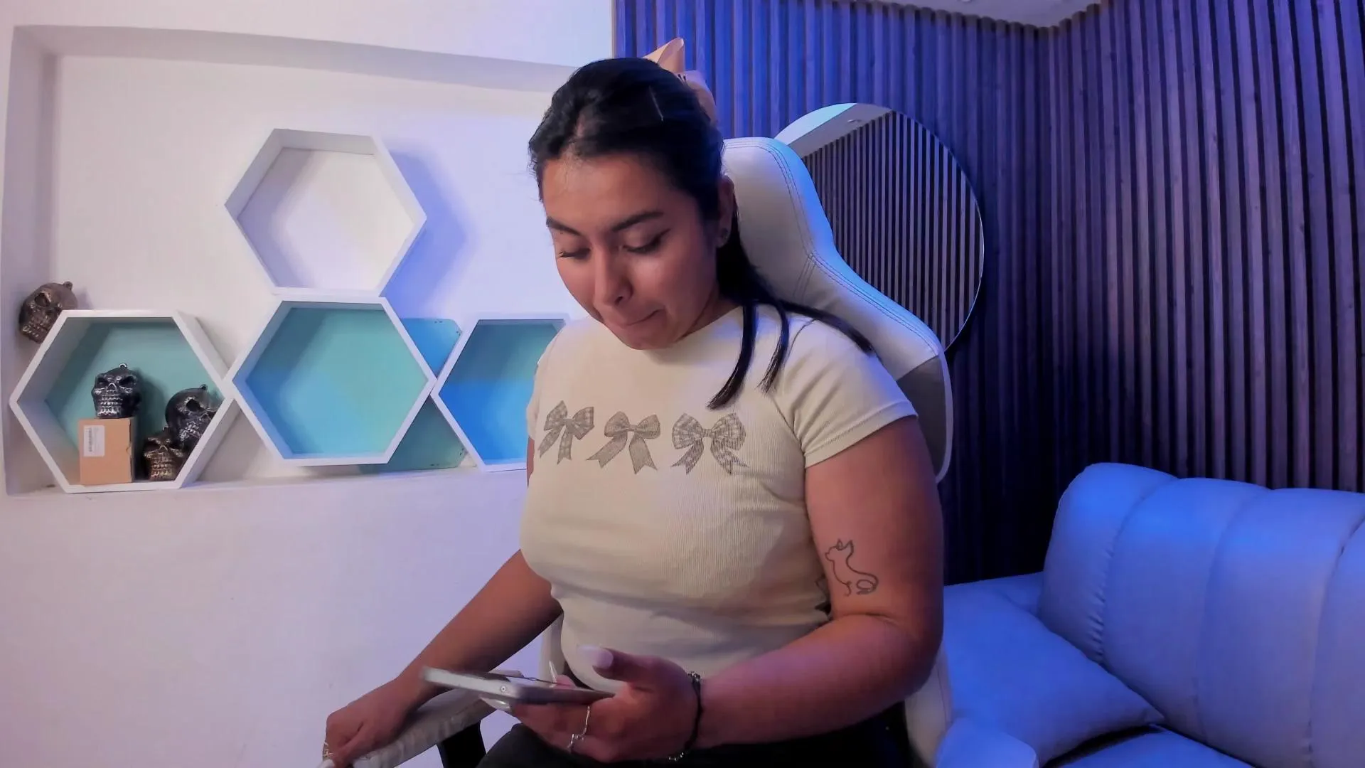 Offline AuroraWillow on Cam4