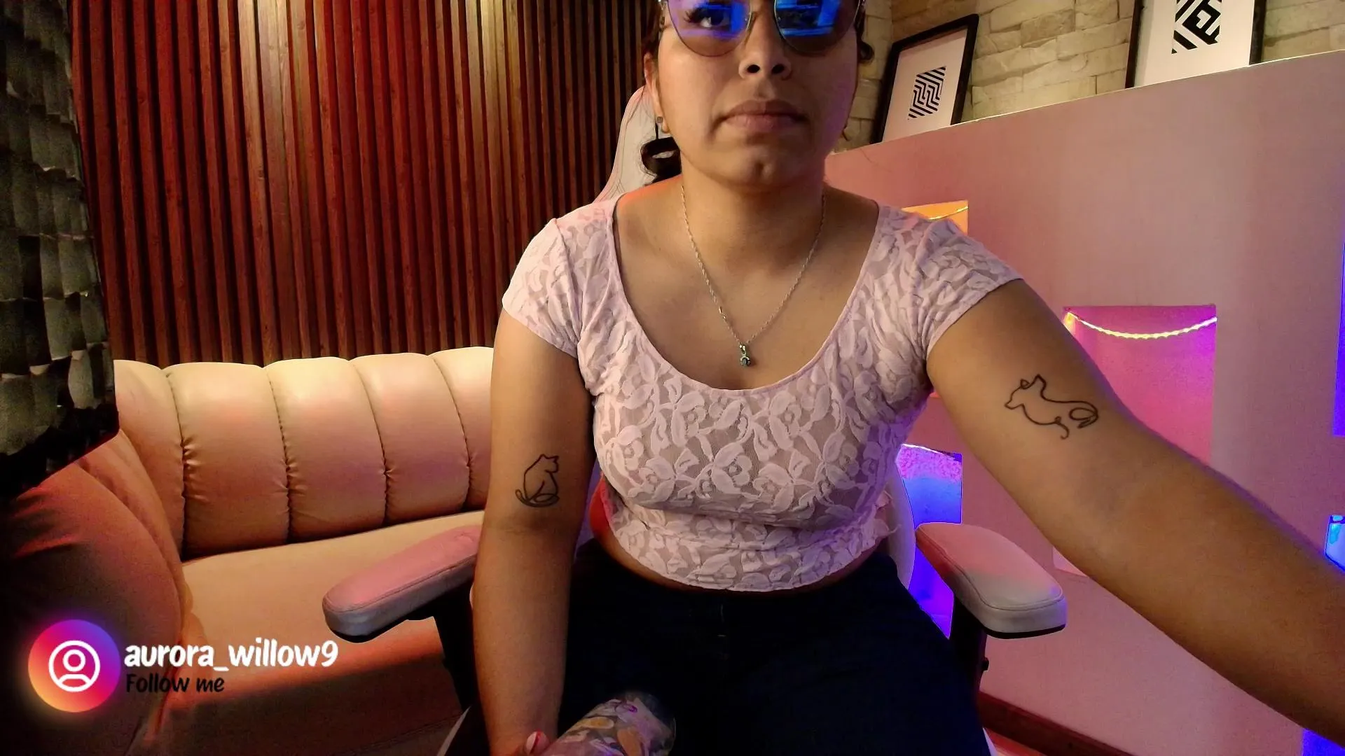 Offline AuroraWillow on Cam4