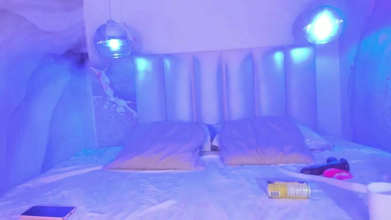 Freechat AvaWhiite on Cam4