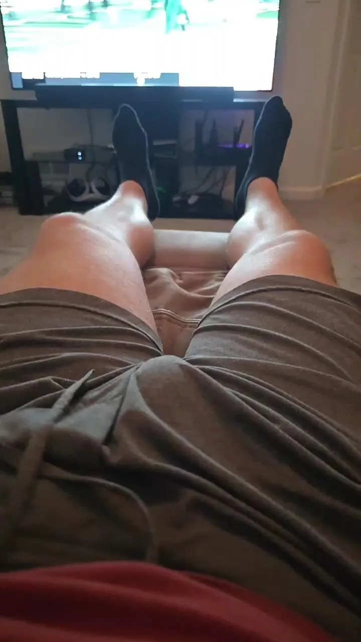 Offline Averagedude24 on Cam4