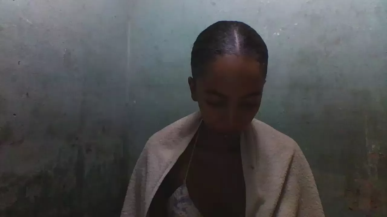 Offline avrila2 on Cam4