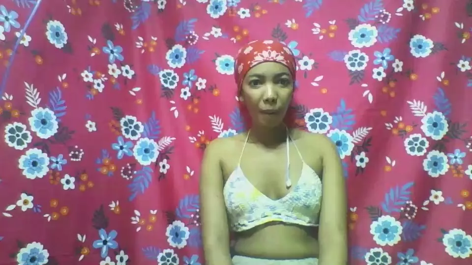 Offline avrila2 on Cam4