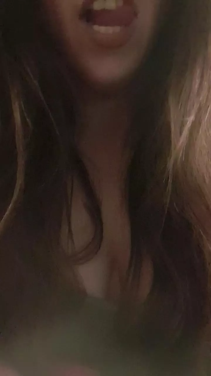 Offline badgirl129 on Cam4