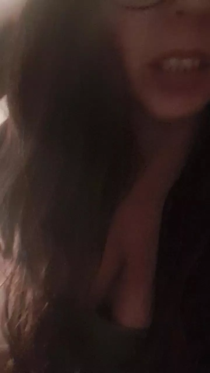 Offline badgirl129 on Cam4