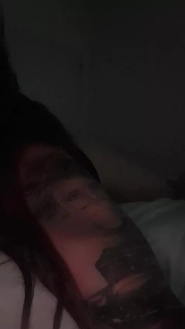 Offline badgirl129 on Cam4