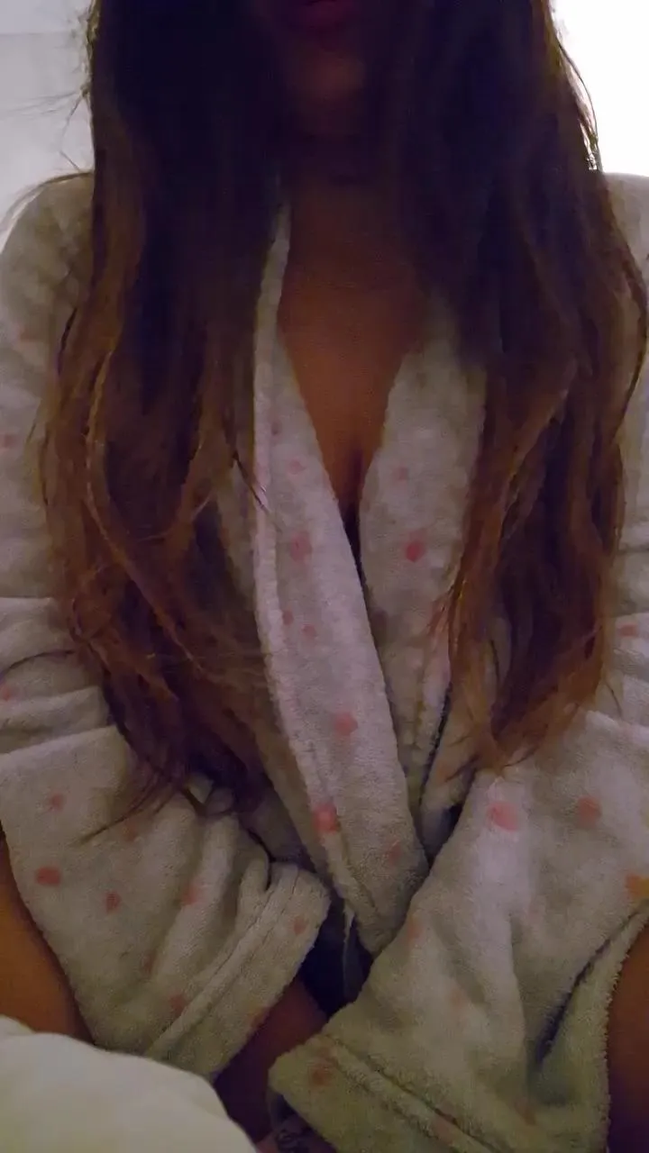 Offline badgirl129 on Cam4