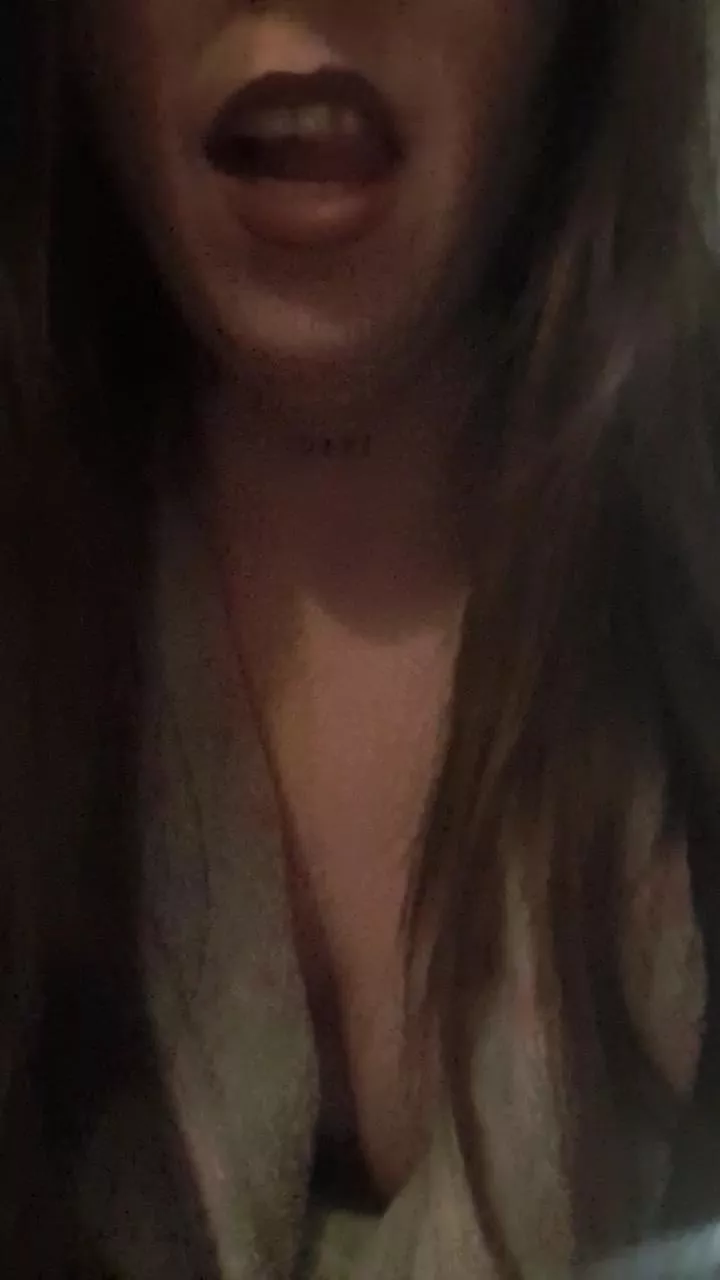 Offline badgirl129 on Cam4