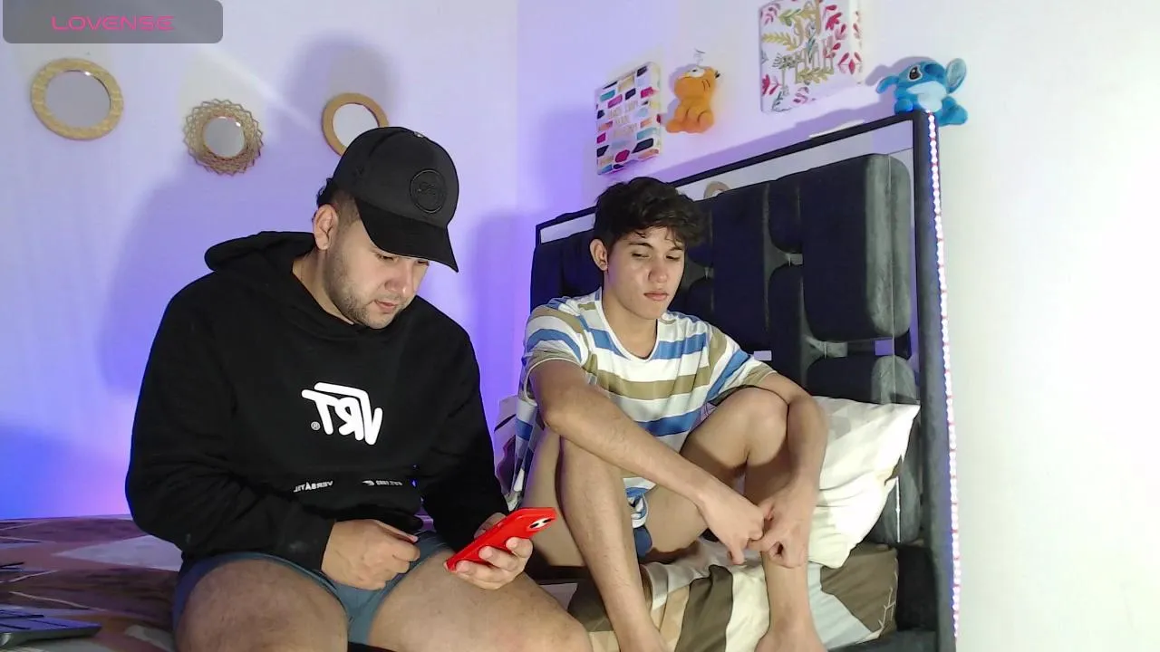 Offline BASTIANYVALERIO on Cam4