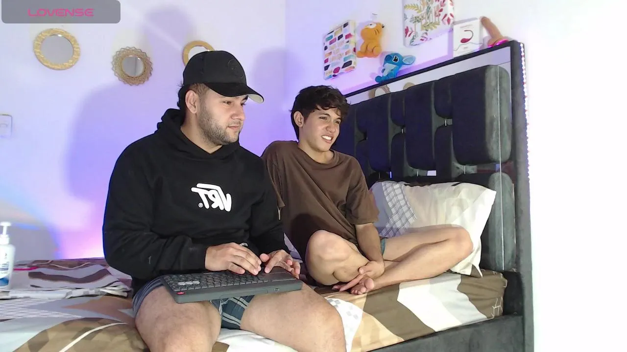 Offline BASTIANYVALERIO on Cam4