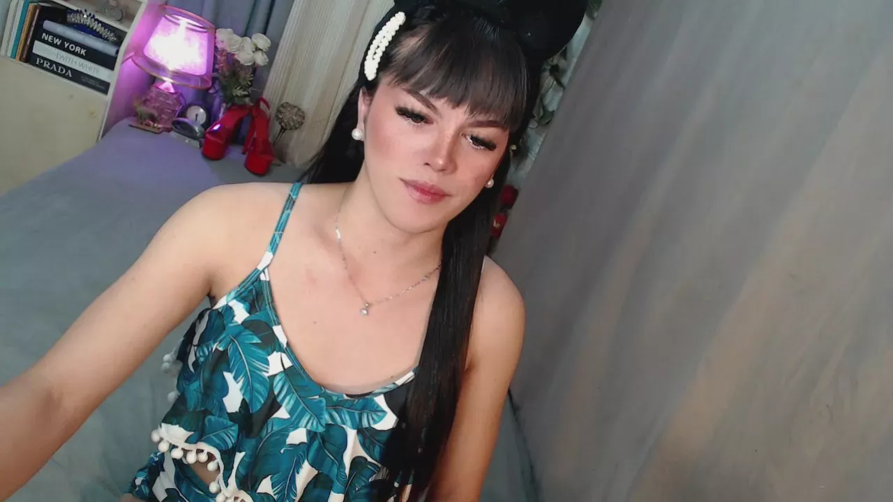 Freechat beiatrix24 on Cam4