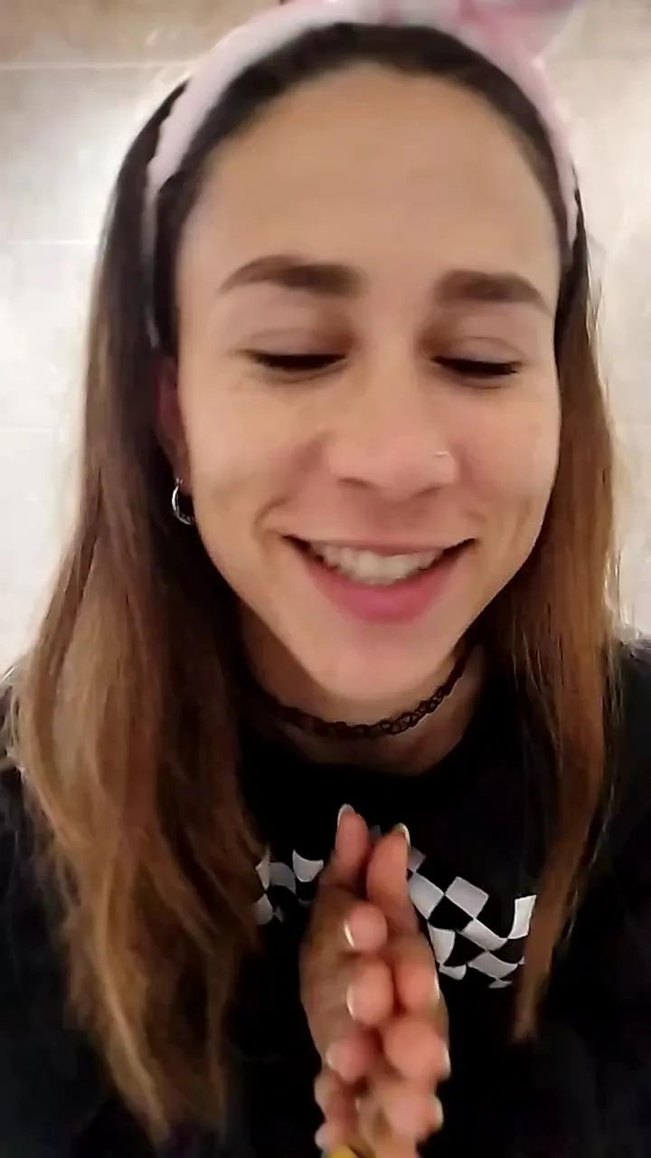 Offline BellaBelll on Cam4