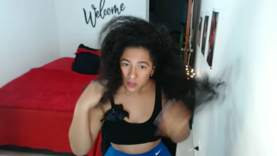 Offline Bellacrespa on Cam4