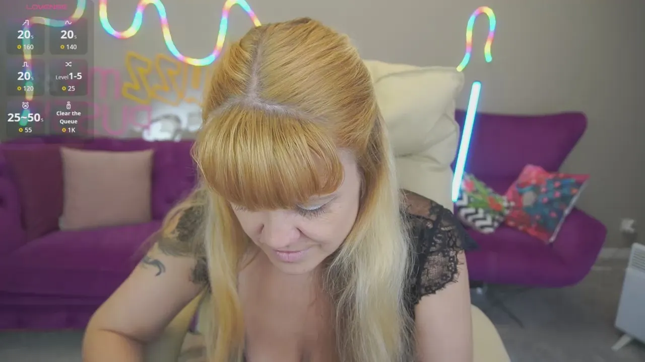 BellaLaPetit on Cam4