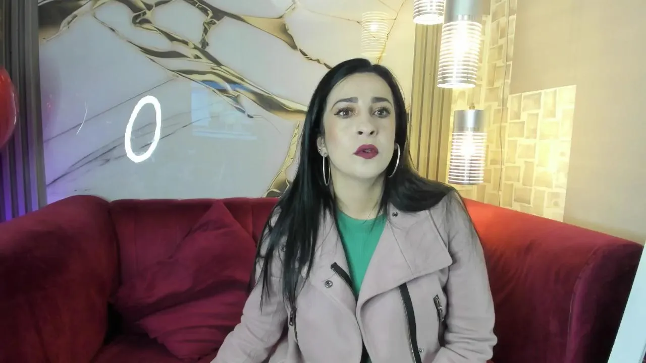 Offline BellaWilliams on Cam4