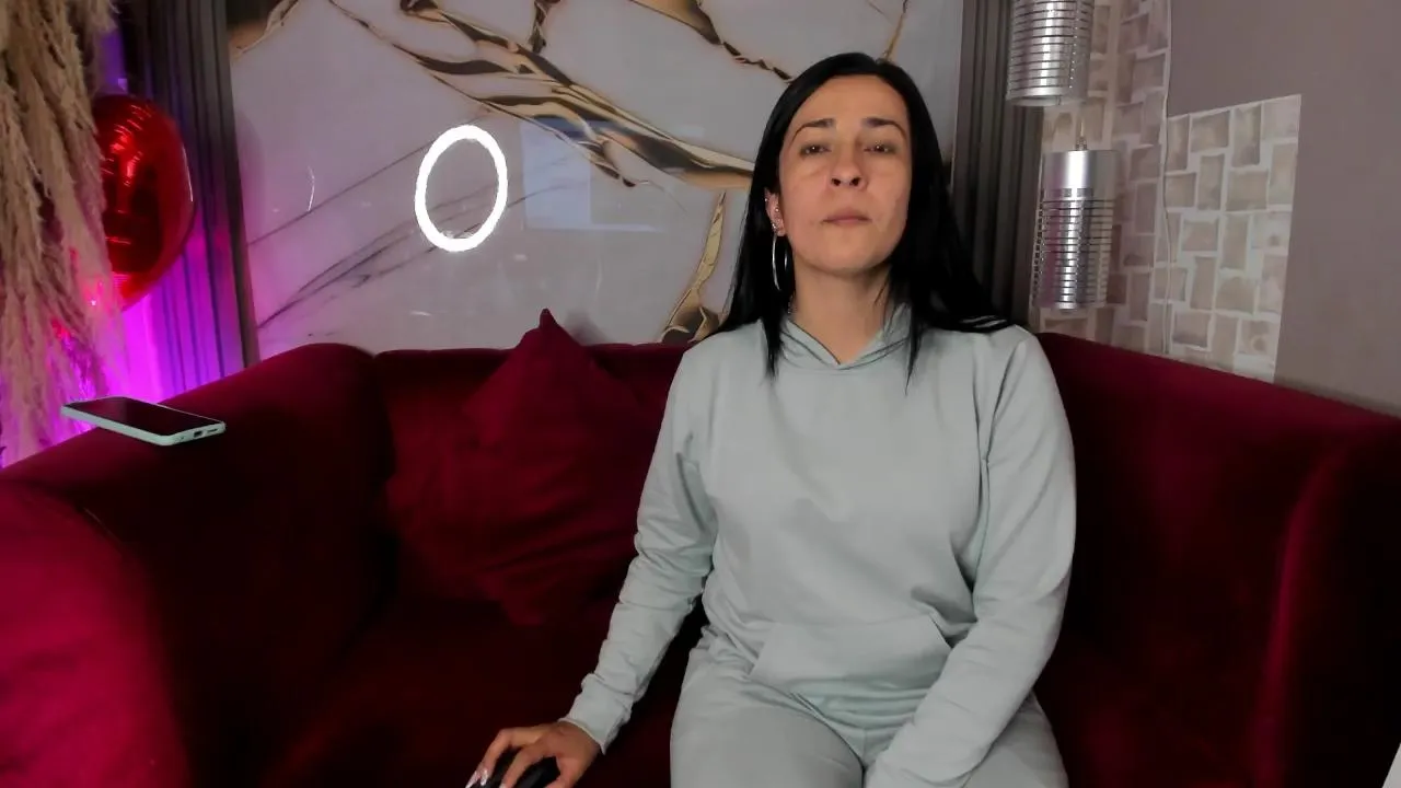 Offline BellaWilliams on Cam4