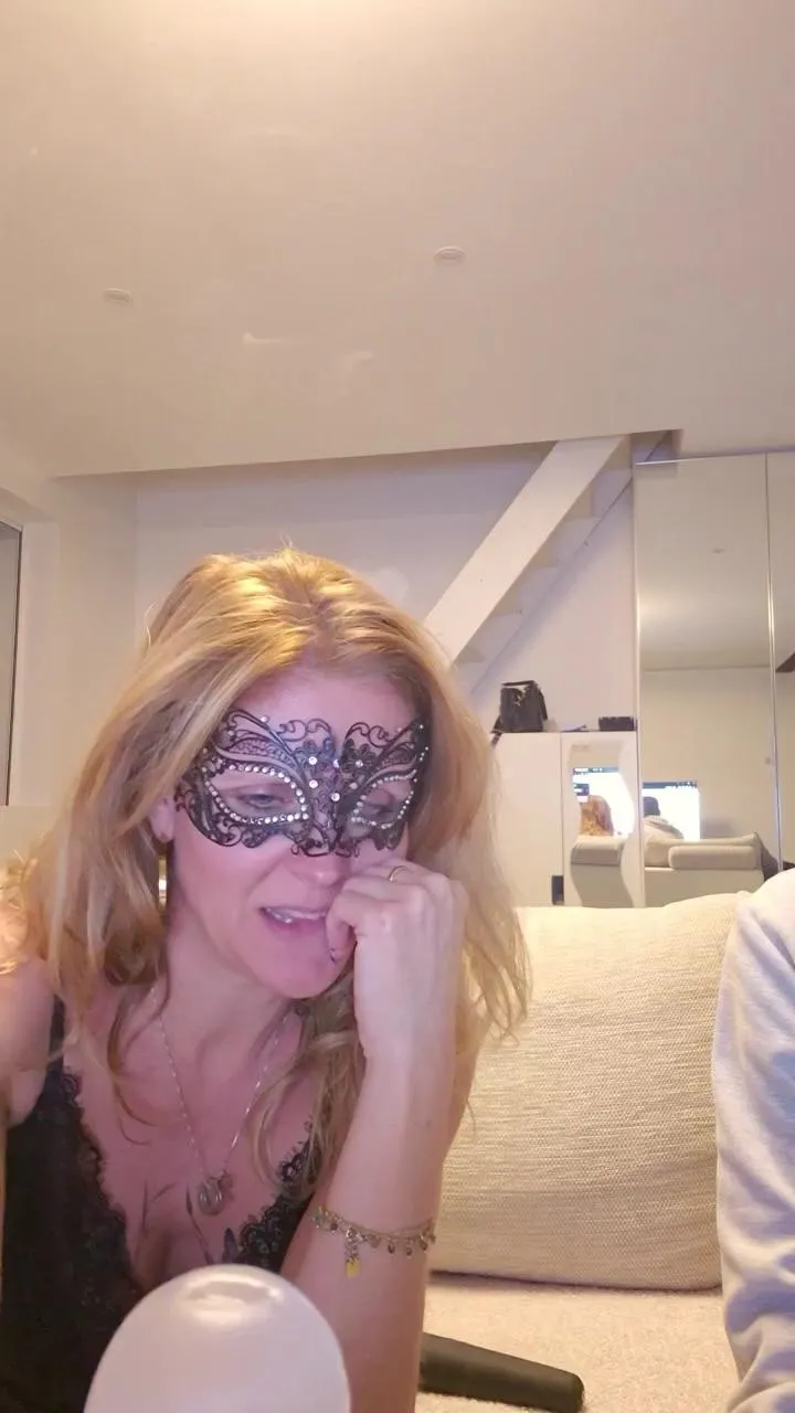 Offline Bellemasquer on Cam4