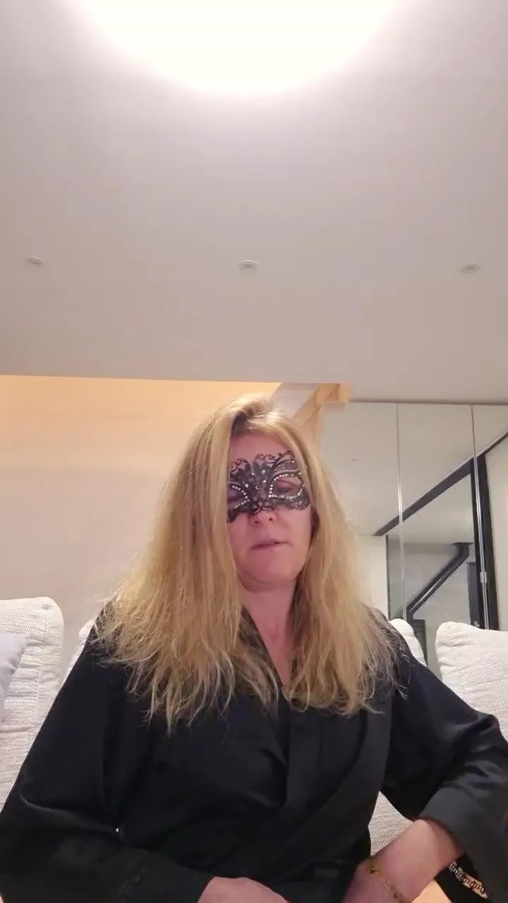 Offline Bellemasquer on Cam4