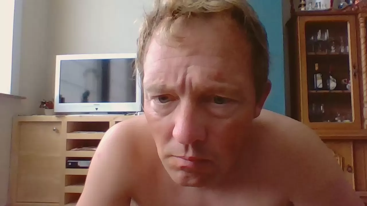 Offline bertolini83 on Cam4